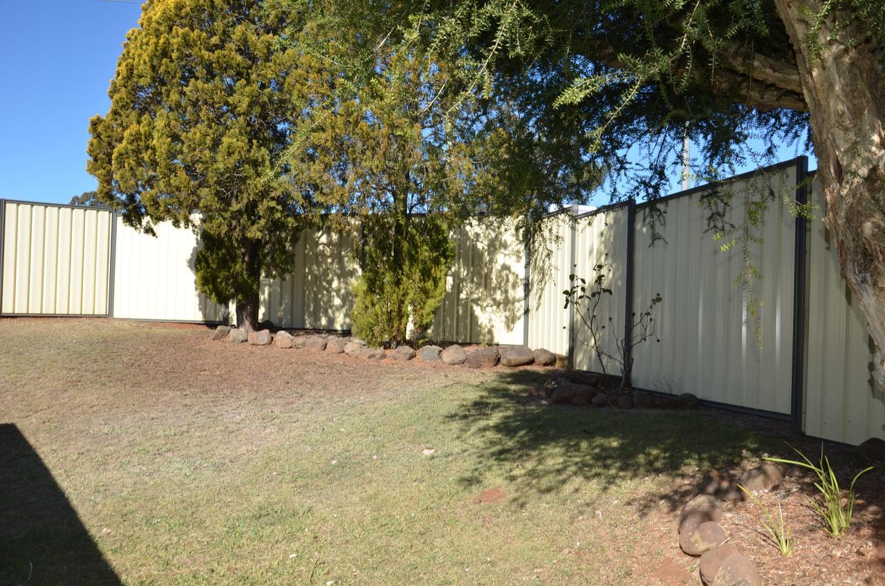 Sunray Motor Inn Toowoomba Exterior photo
